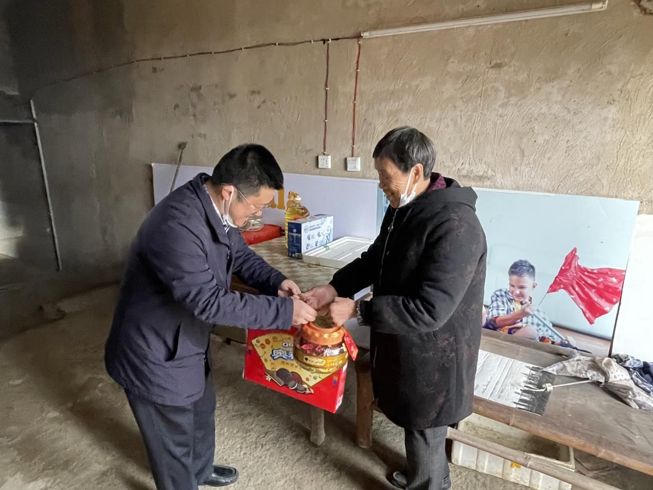 結對幫扶促發(fā)展 走訪慰問暖人心 武體公司助力鐵爐村鄉(xiāng)村振興建設