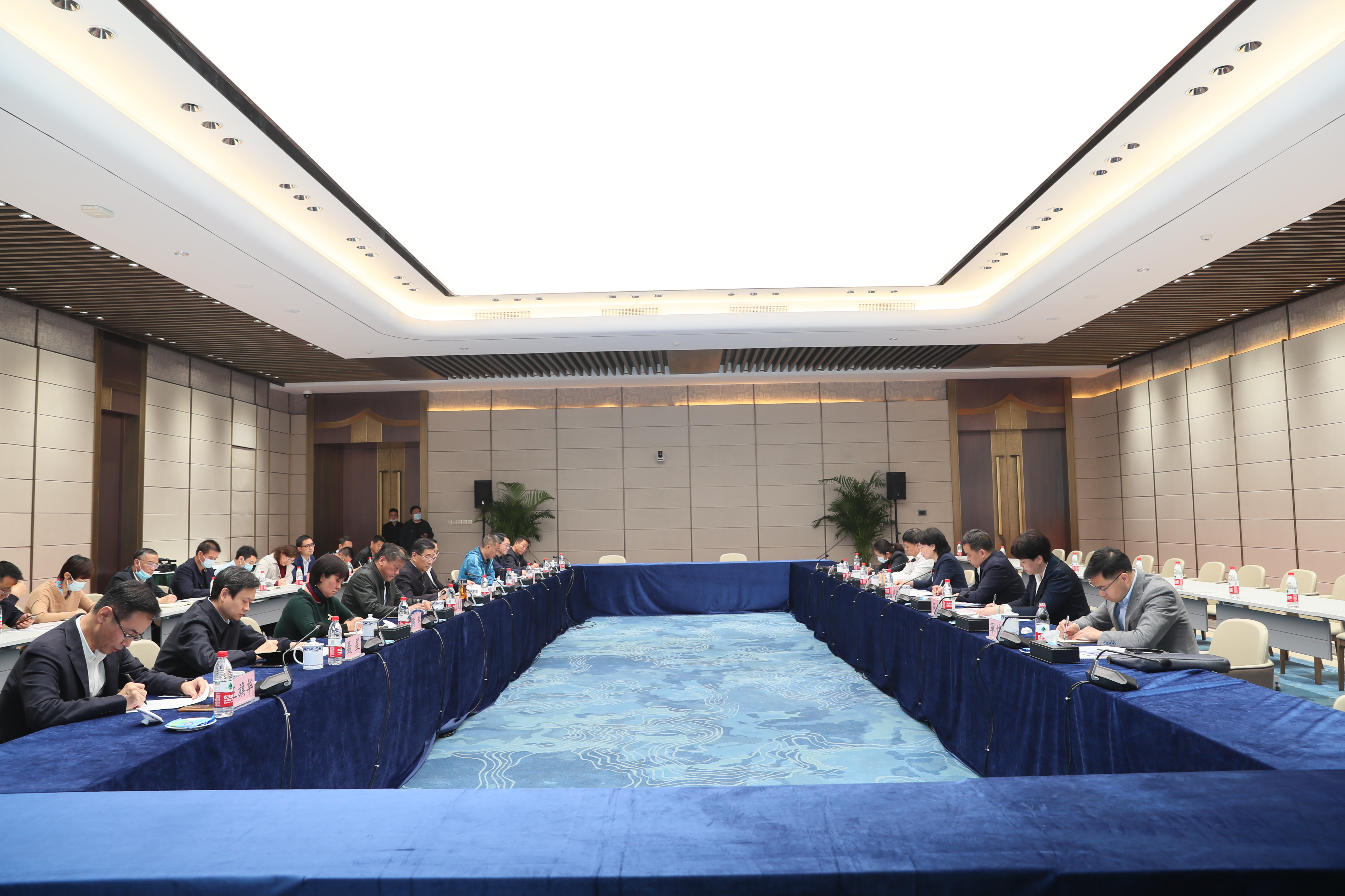 副省長(zhǎng)肖菊華來(lái)公司調(diào)研(圖4) 副省長(zhǎng)肖菊華來(lái)公司調(diào)研(圖4)