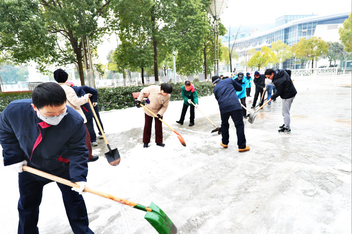 一場雪，體育中心美得不要不要的</br>但最美的風(fēng)景還是他們(圖15)