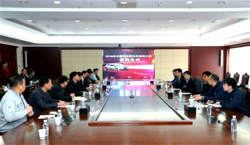 引擎轟鳴，賽車狂飆 “鐵馬”今年十一開賽</br>“車都”將上演現(xiàn)實版“速度與激情”(圖2)