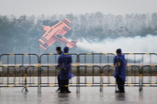 空中F1車都展翅！(圖4)