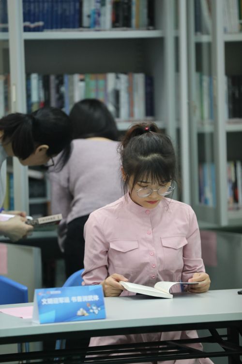 文明迎軍運(yùn)  書香潤武體 武漢體育中心舉辦首屆職工讀書節(jié)(圖3)