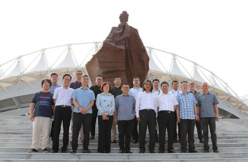 軍運(yùn)會(huì)主場館藝術(shù)品通過驗(yàn)收 中國風(fēng)荊楚韻讓人驚艷(圖2)