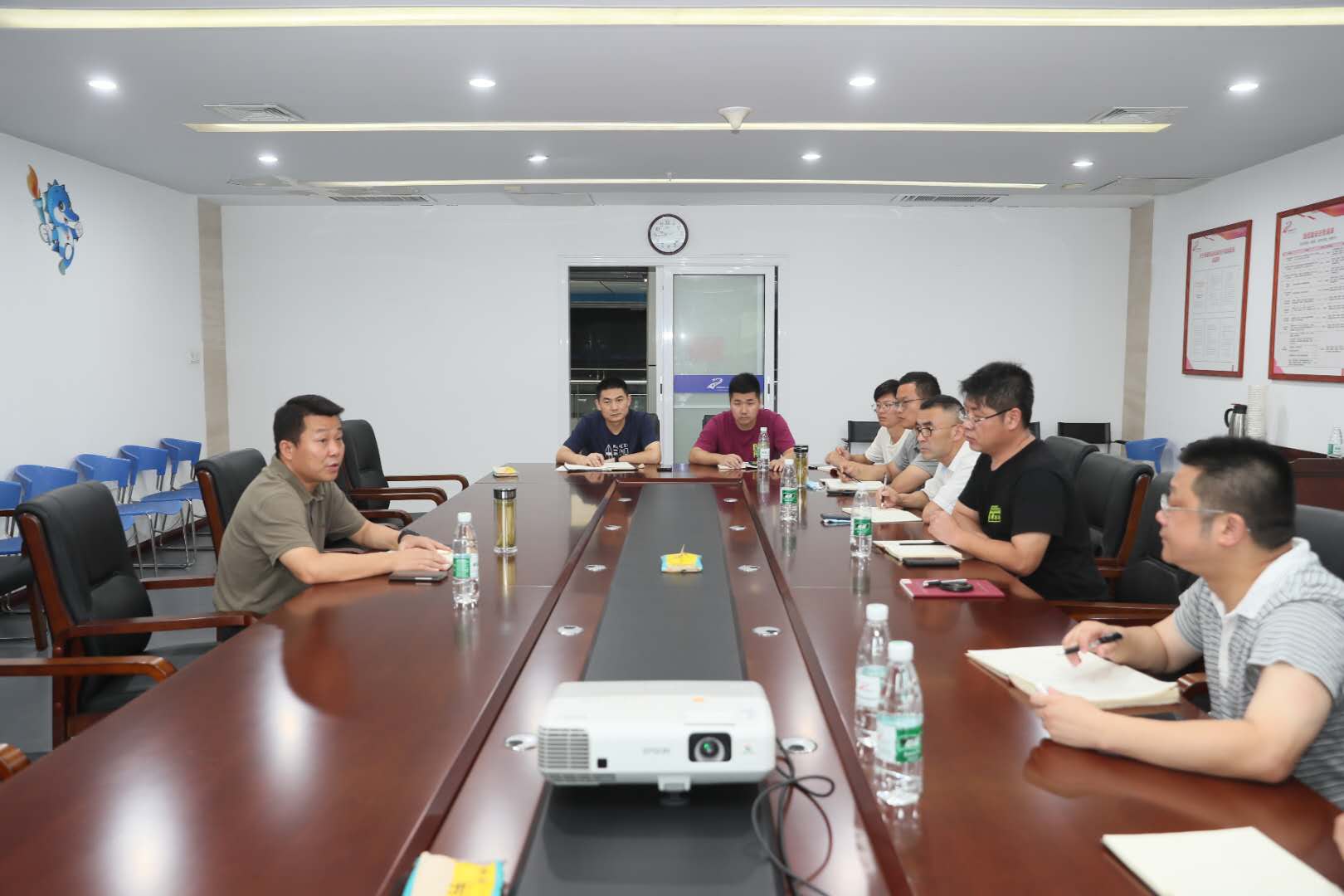 武漢體育中心體育館方艙醫(yī)院將迅速恢復(fù)場館功能服務(wù)社會(huì)(圖1)